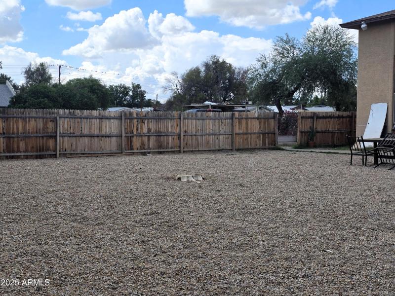 2118_W_Belmont_Fence