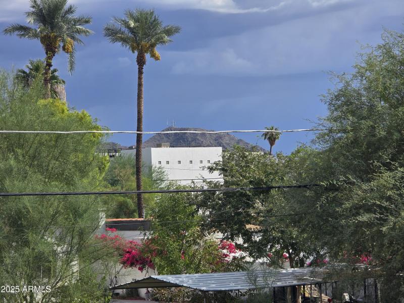 2nd Flr View PHX Mtns