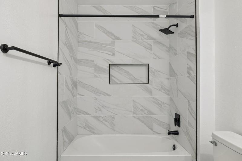 27-web-or-mls-4206-e-agave-rd (2)