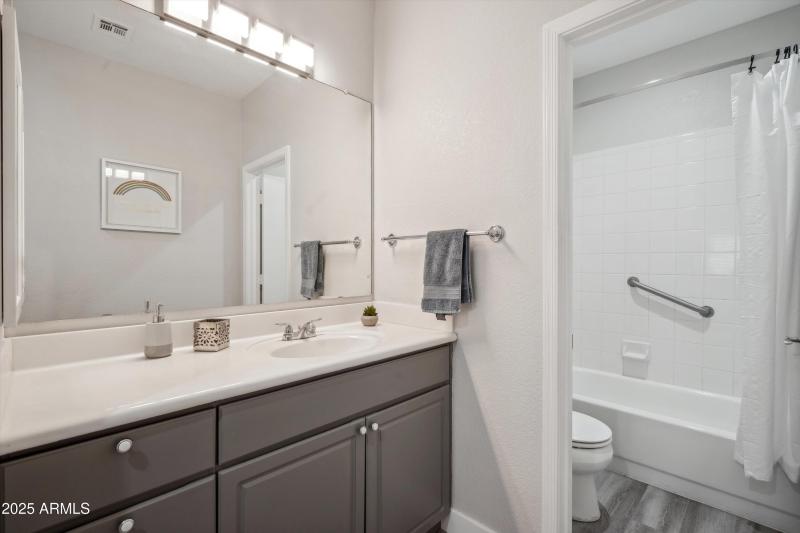 15-Master Bathroom
