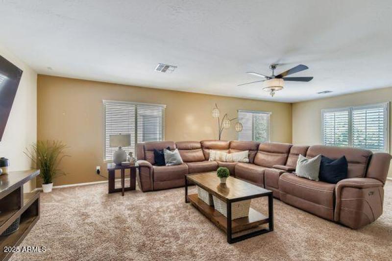 32 2nd Floor Family Room