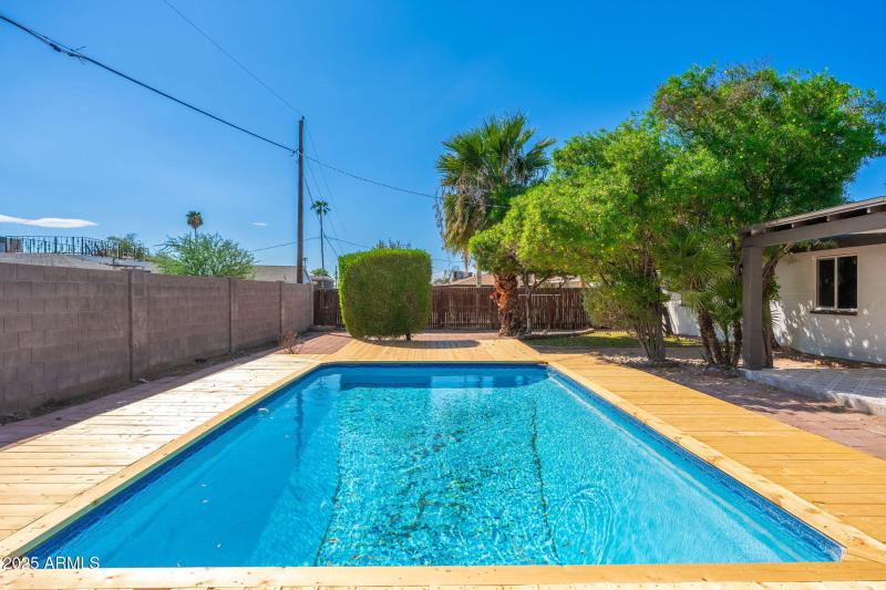 3121 W Hearn Rd - 32