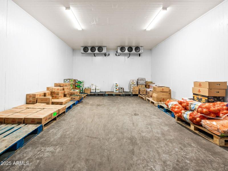 41-web-or-mls-4239 N 40th Ave-32