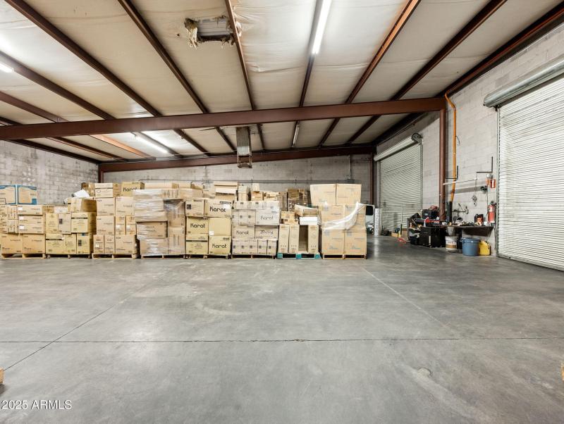 33-web-or-mls-4239 N 40th Ave-24