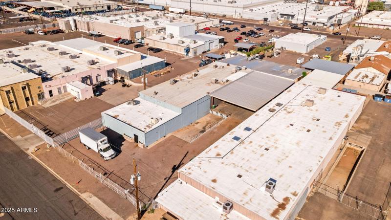 5-web-or-mls-4239 N 40th Ave-4