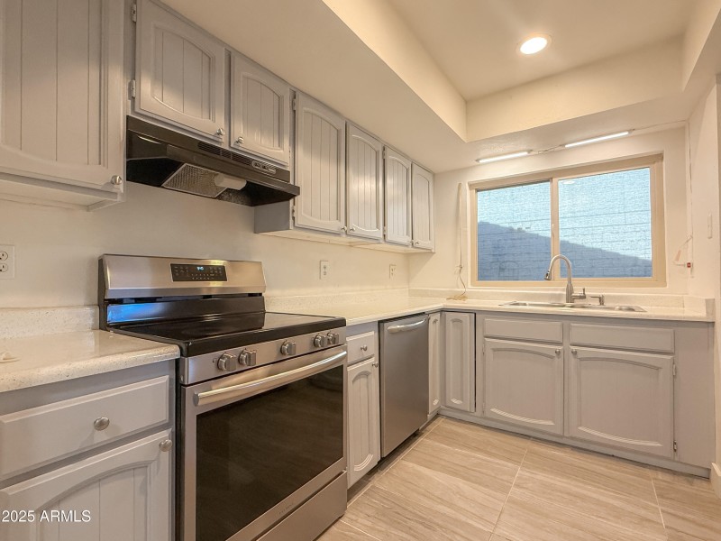 Kitchen -- Newer Appliances