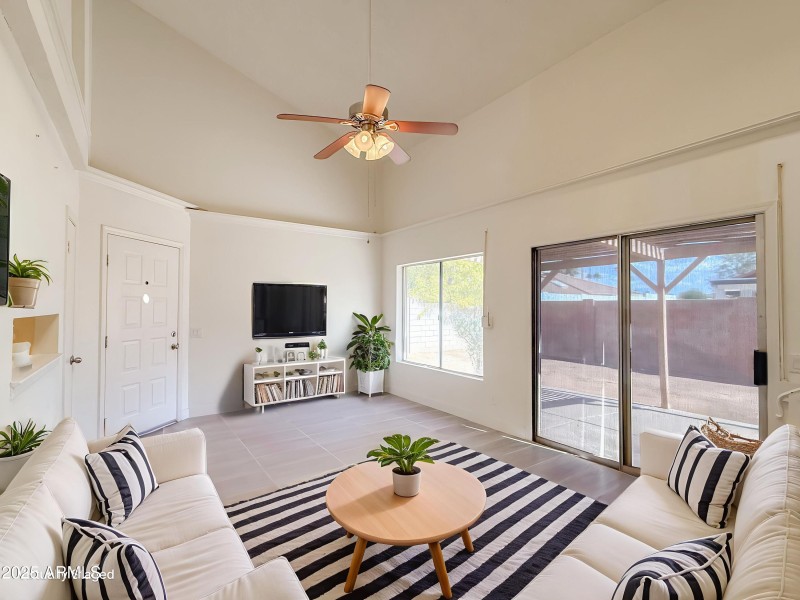 Living Room_Virtually staged