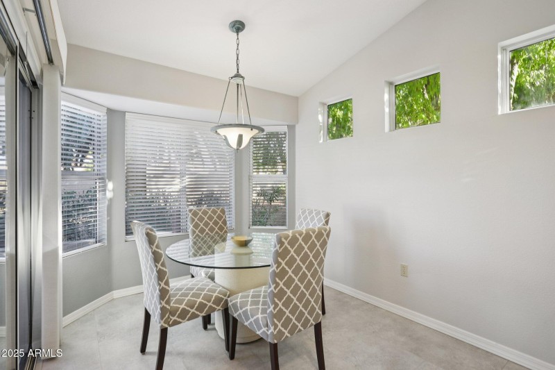 Eat in area off kitchen