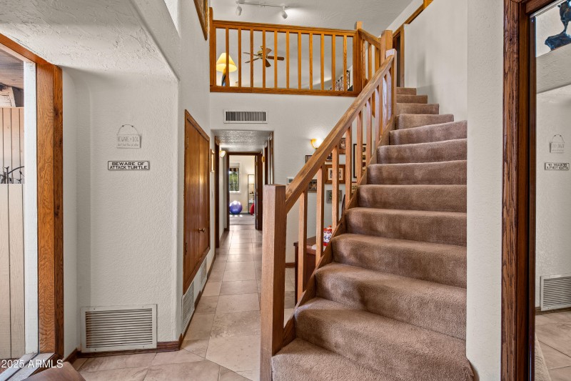 JL_747MountainShadows-interiors-Upstairs