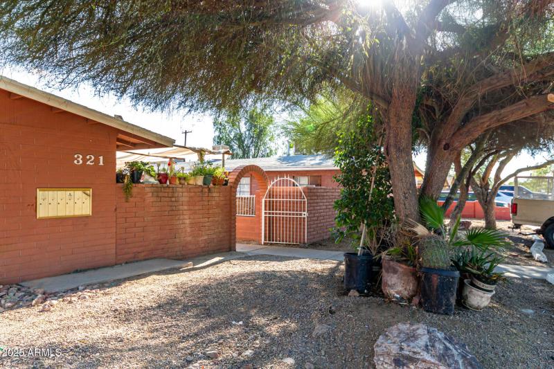 321 E Carol Avenue Phoenix, AZ 85020