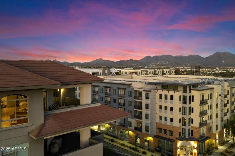 Mountains all around!