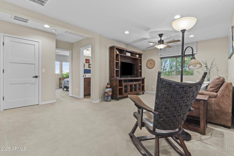 Loft/entertaining/office/den