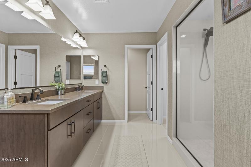 Luxurious Primary Bath!