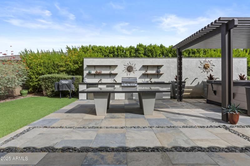 Pergola and relaxing hot tub!