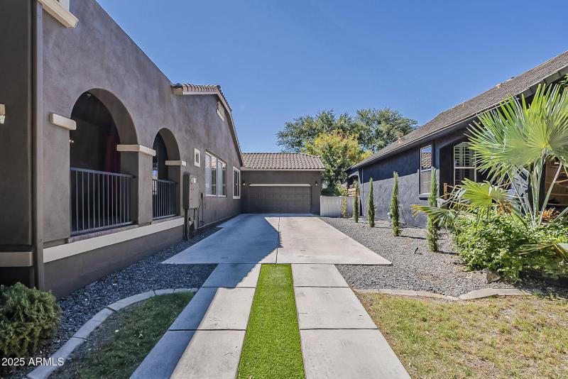 44-web-or-mls-Tamarisk-44