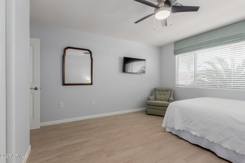 Oversized front bedroom