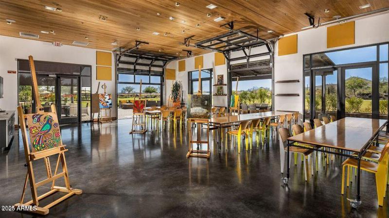 Mita Club Art Studio