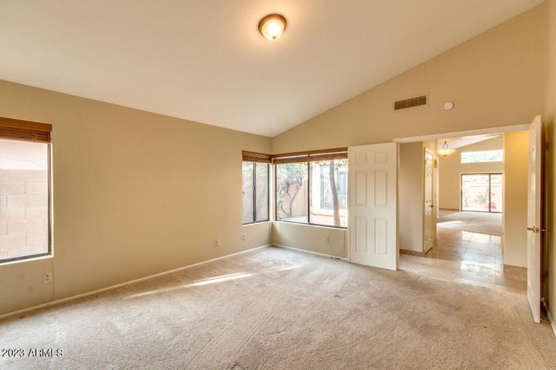 15. ALTERNATIVE VIEW OF MASTER BEDROOM