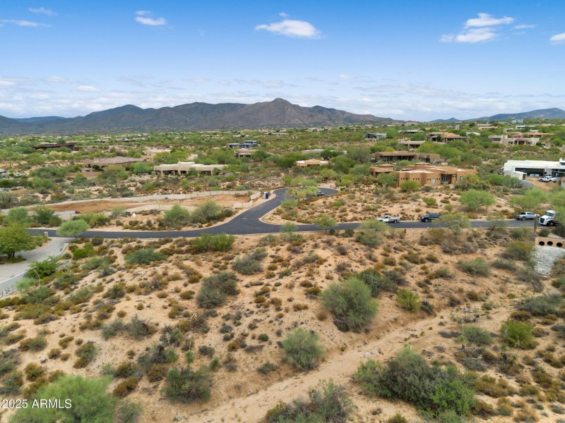 10-web-or-mls-DJI_0677