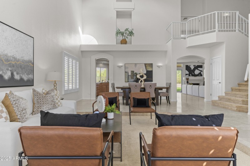 Vaulted Ceiling Open to Level 2