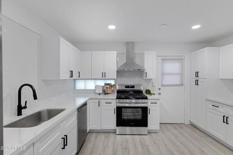 1101 E Bethany Home Rd #15-8