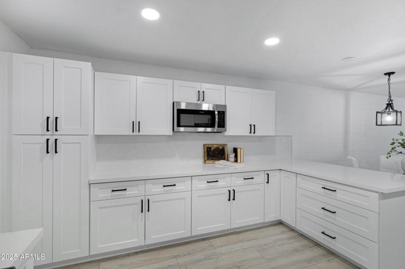 1101 E Bethany Home Rd #15-10