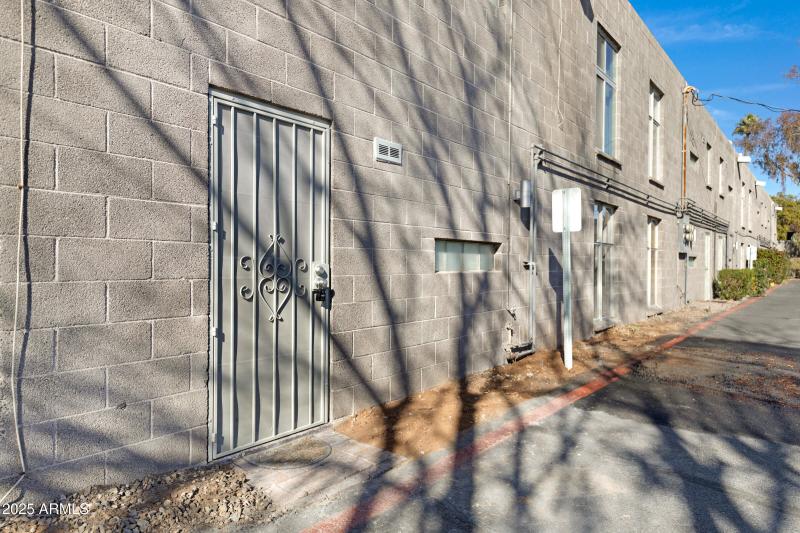 1101 E Bethany Home Rd #15-22