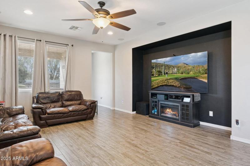 12-web-or-mls-41721-w-anne-ln