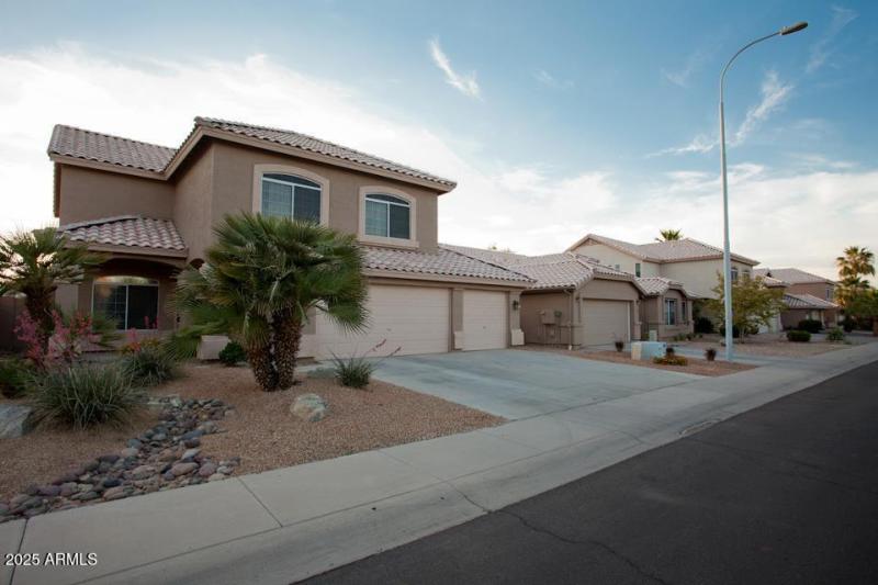 4) 62910-68cb4b97cbad9