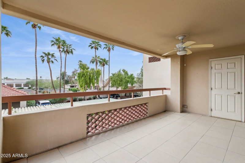 31-web-or-mls-4200-n-miller-rd-220