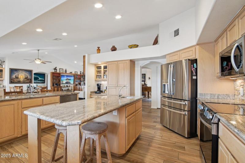 Kitchen with granite, pull out shelves