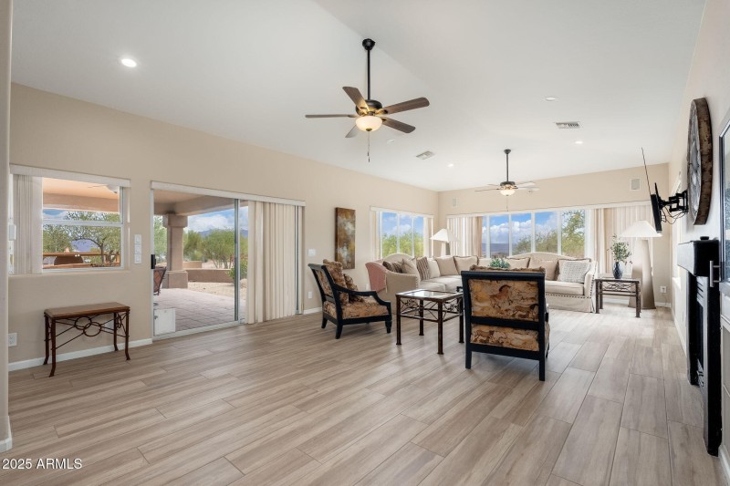 17047 E Dixileta Dr - 24