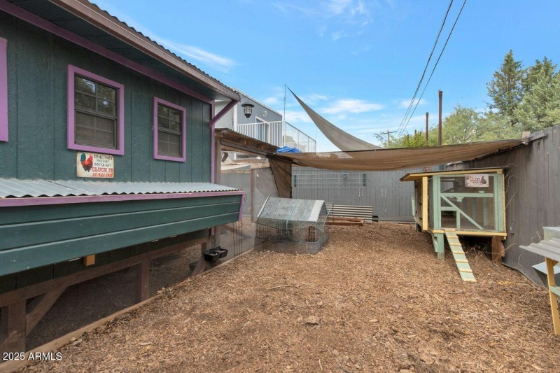 Exterior_Chicken Coop