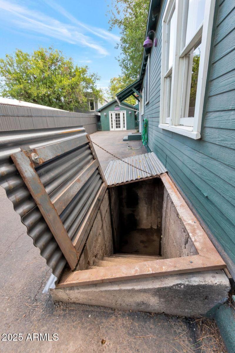 Exterior_Wine Cellar Entry