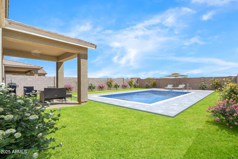 1757882918400703947_output