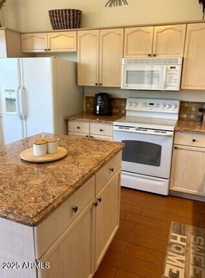 04_C740D0DB-8D07-4042-825A-CA730D1339F8