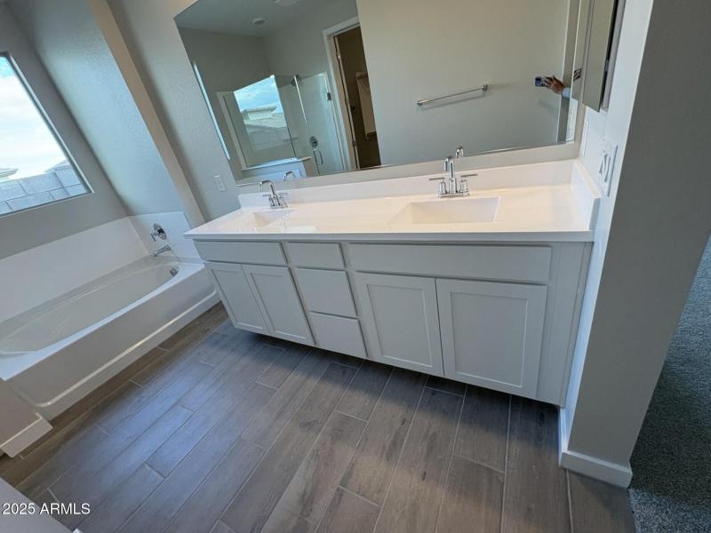 CP45 Lot 105 PR Bath