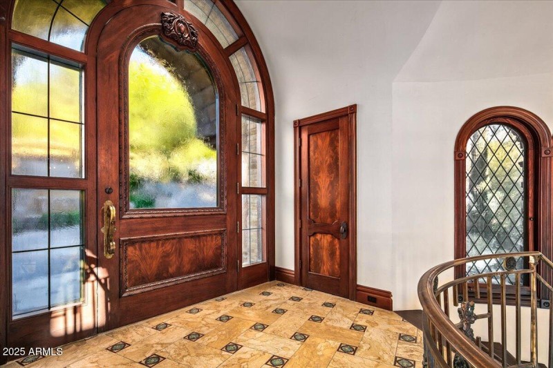 14-Front Entry ~ Foyer