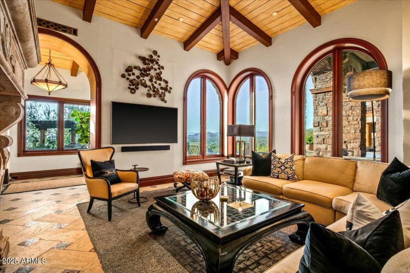 39-Family Room Views