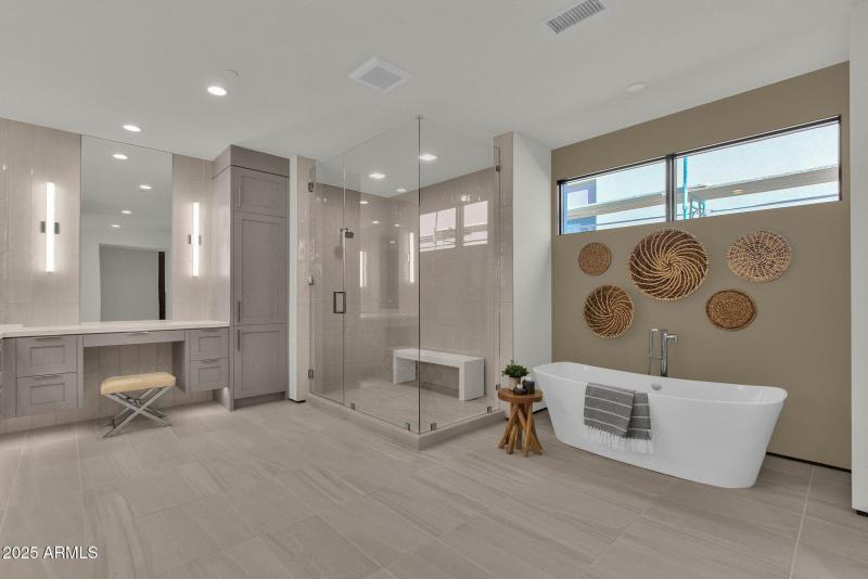 006_MASTER BATHROOM