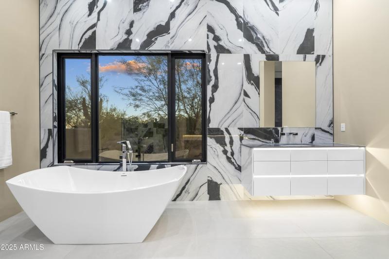 043_Primary Bathroom