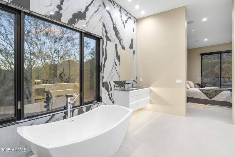 046_Primary Bathroom