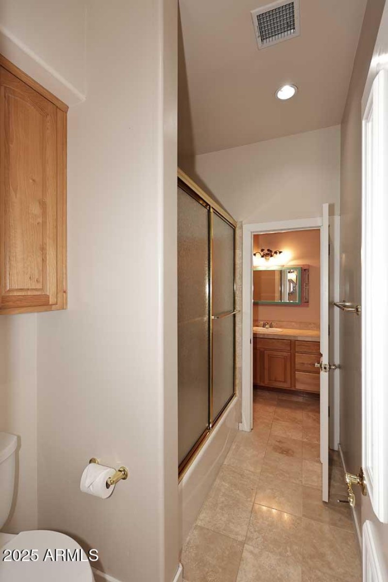 3rd Bedroom-Adjoining Bath Tub