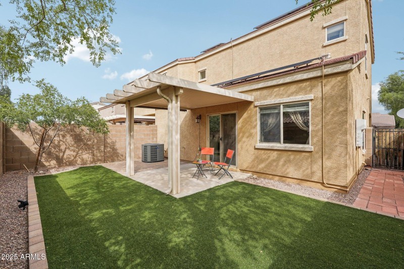 41-web-or-mls-W Surrey Ave-S2309-041