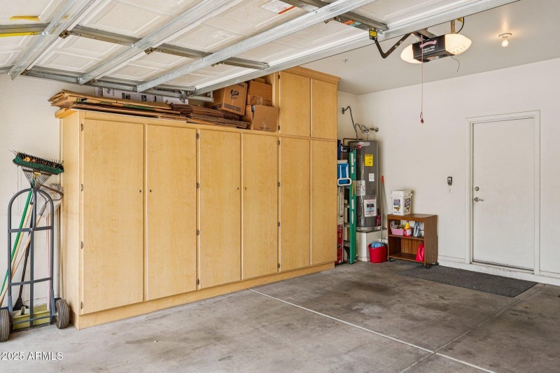 38-web-or-mls-W Surrey Ave-S2309-038