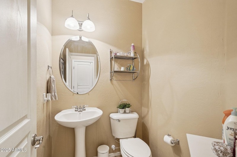 37-web-or-mls-W Surrey Ave-S2309-037