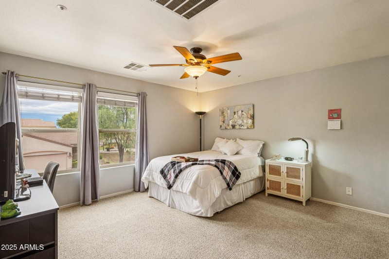 36-web-or-mls-W Surrey Ave-S2309-036