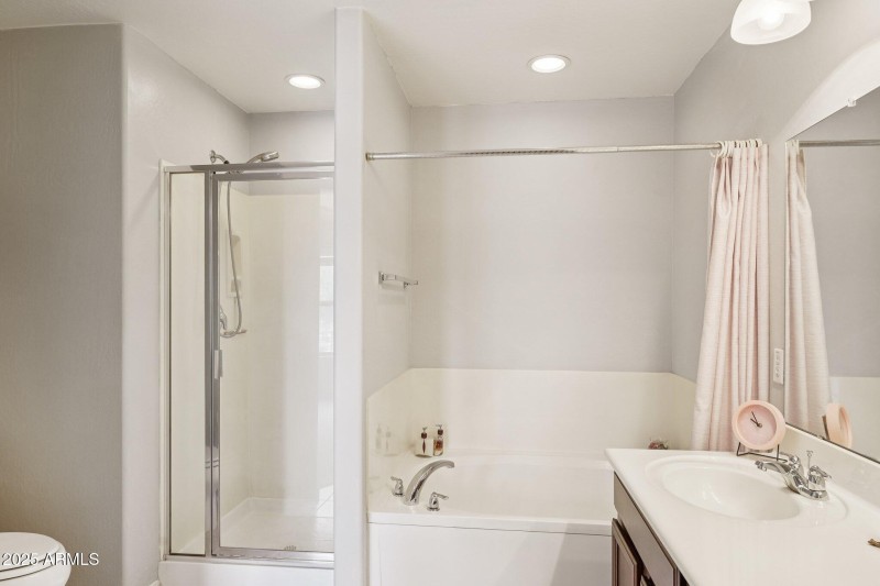 33-web-or-mls-W Surrey Ave-S2309-033