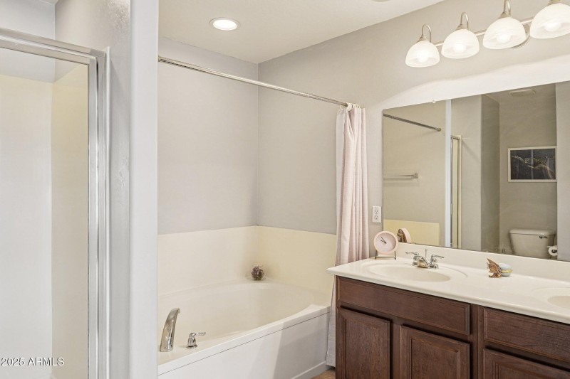 32-web-or-mls-W Surrey Ave-S2309-032