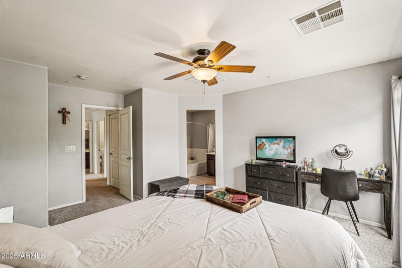 29-web-or-mls-W Surrey Ave-S2309-029